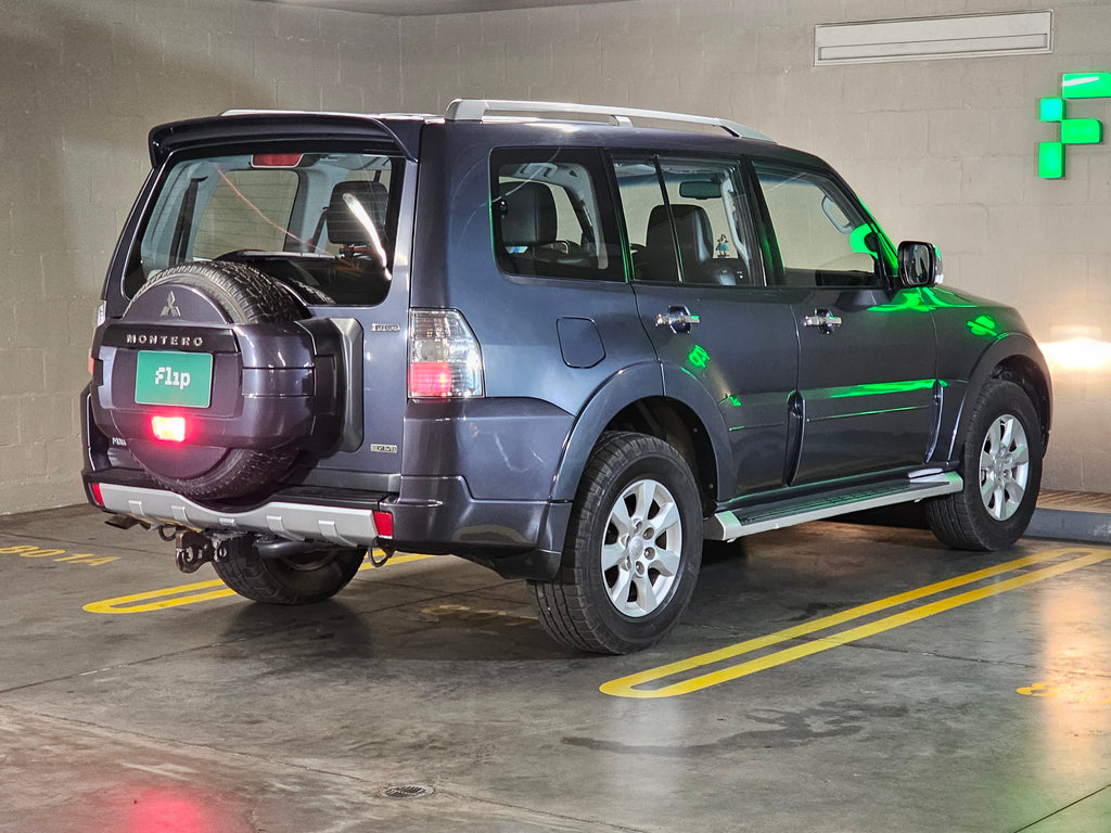 Mitsubishi Montero 2011