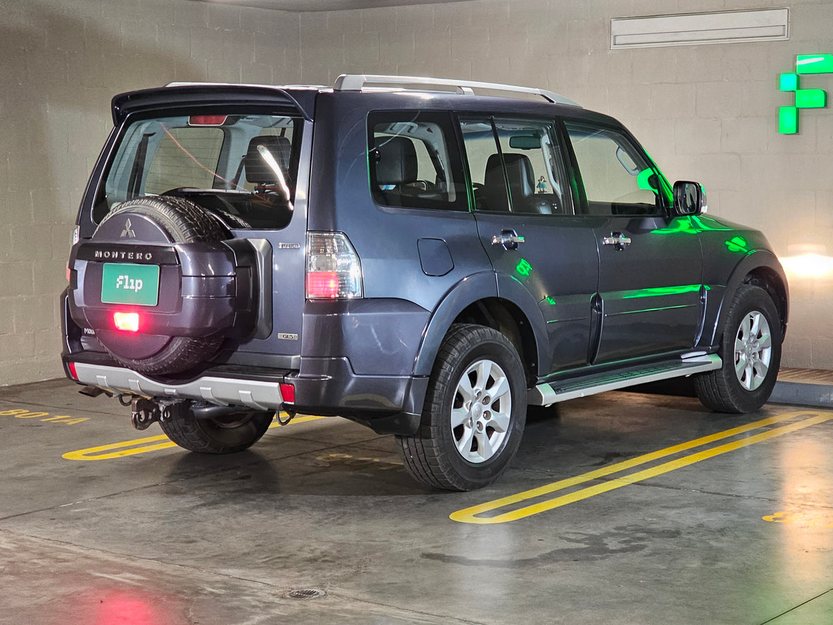 Mitsubishi Montero 2011