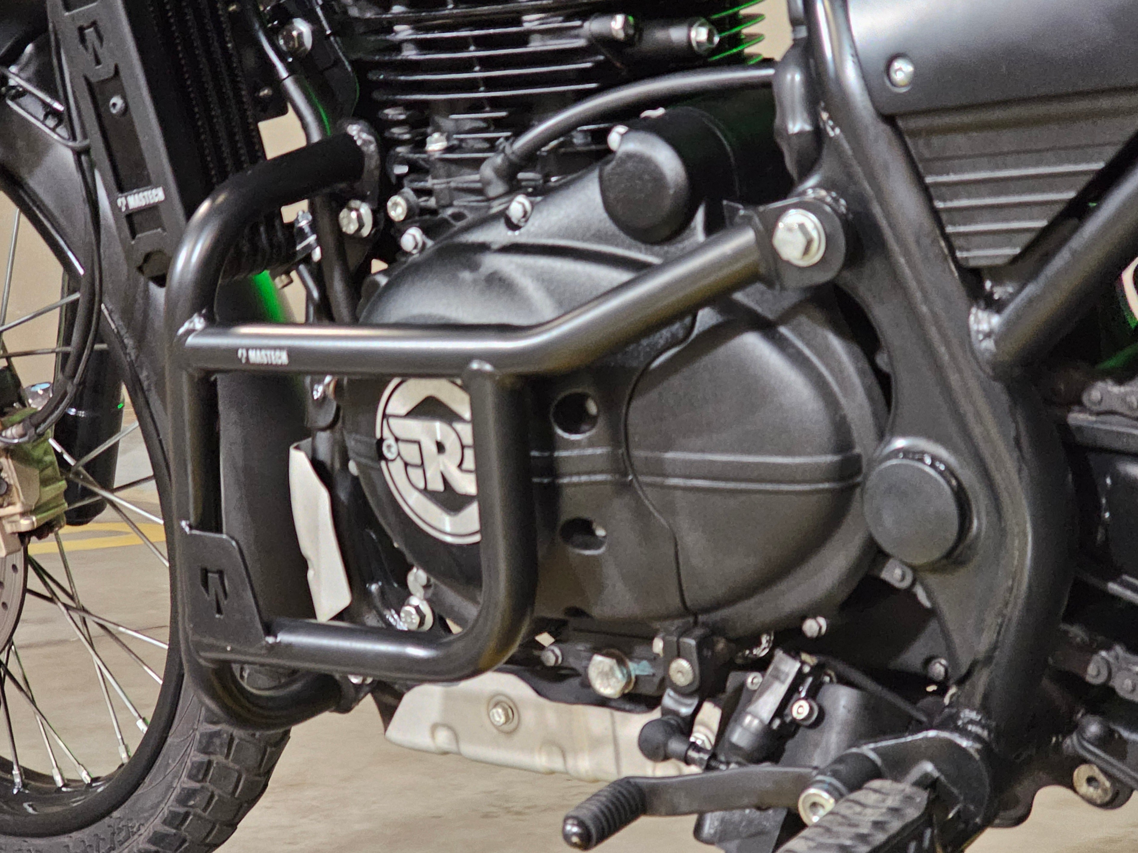 Royal Enfield Himalayan - frontal