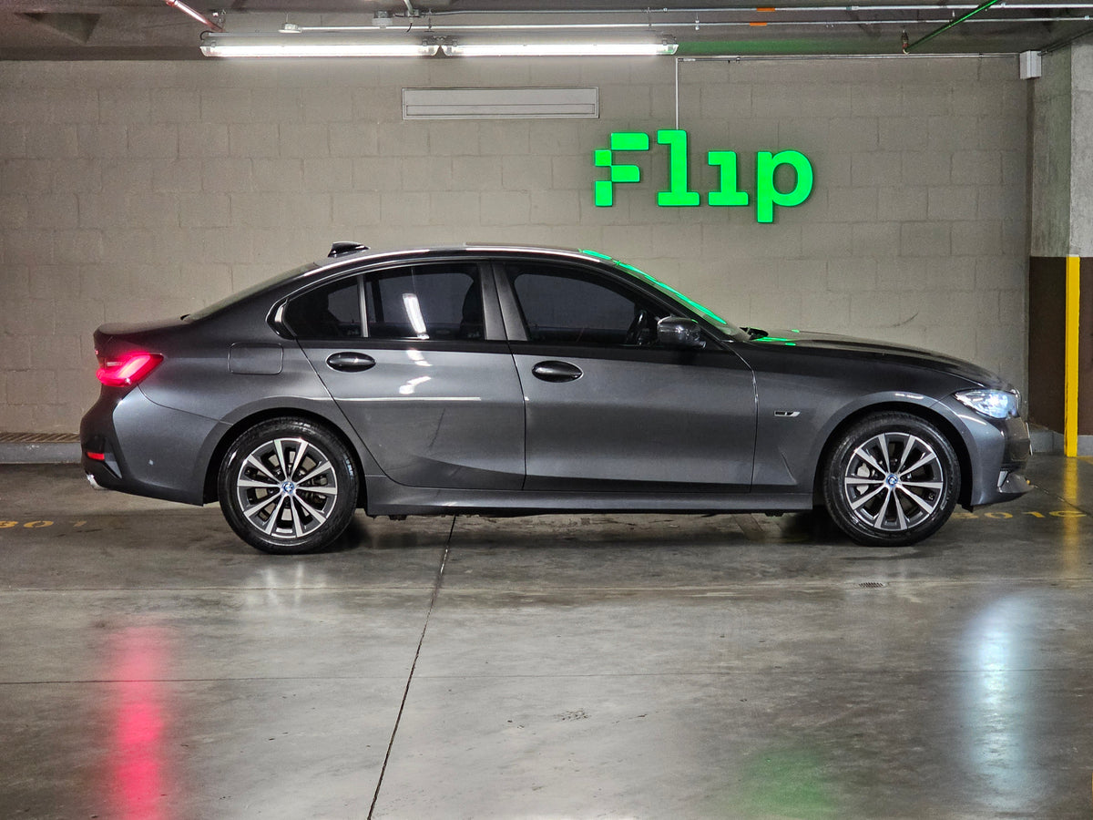 BMW 330e 2022