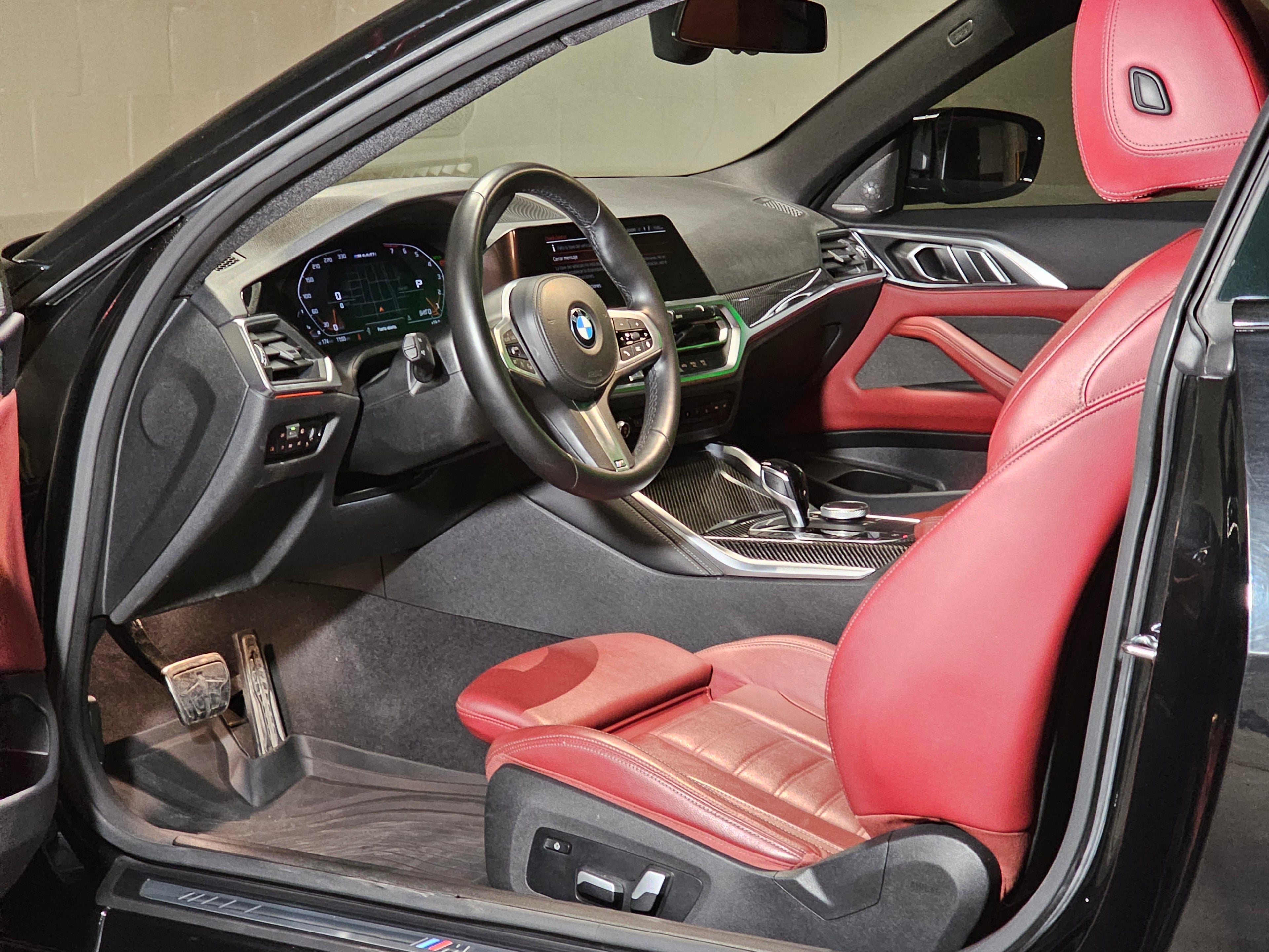 BMW M440i - interior