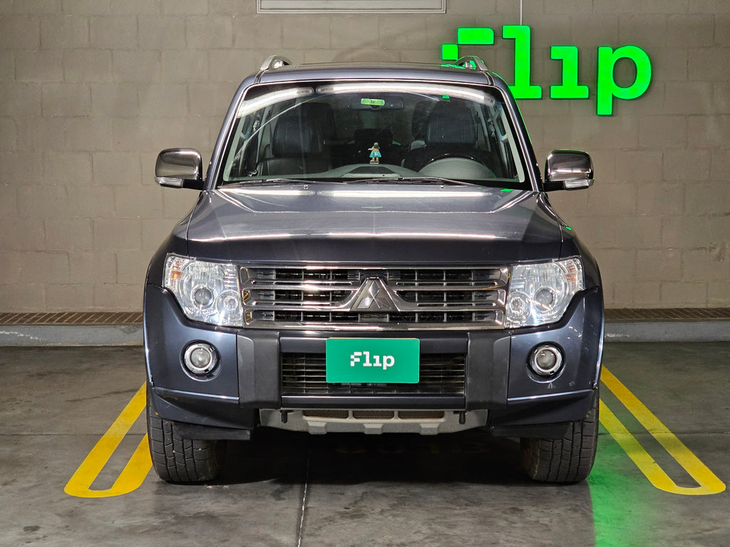 Mitsubishi Montero 2011