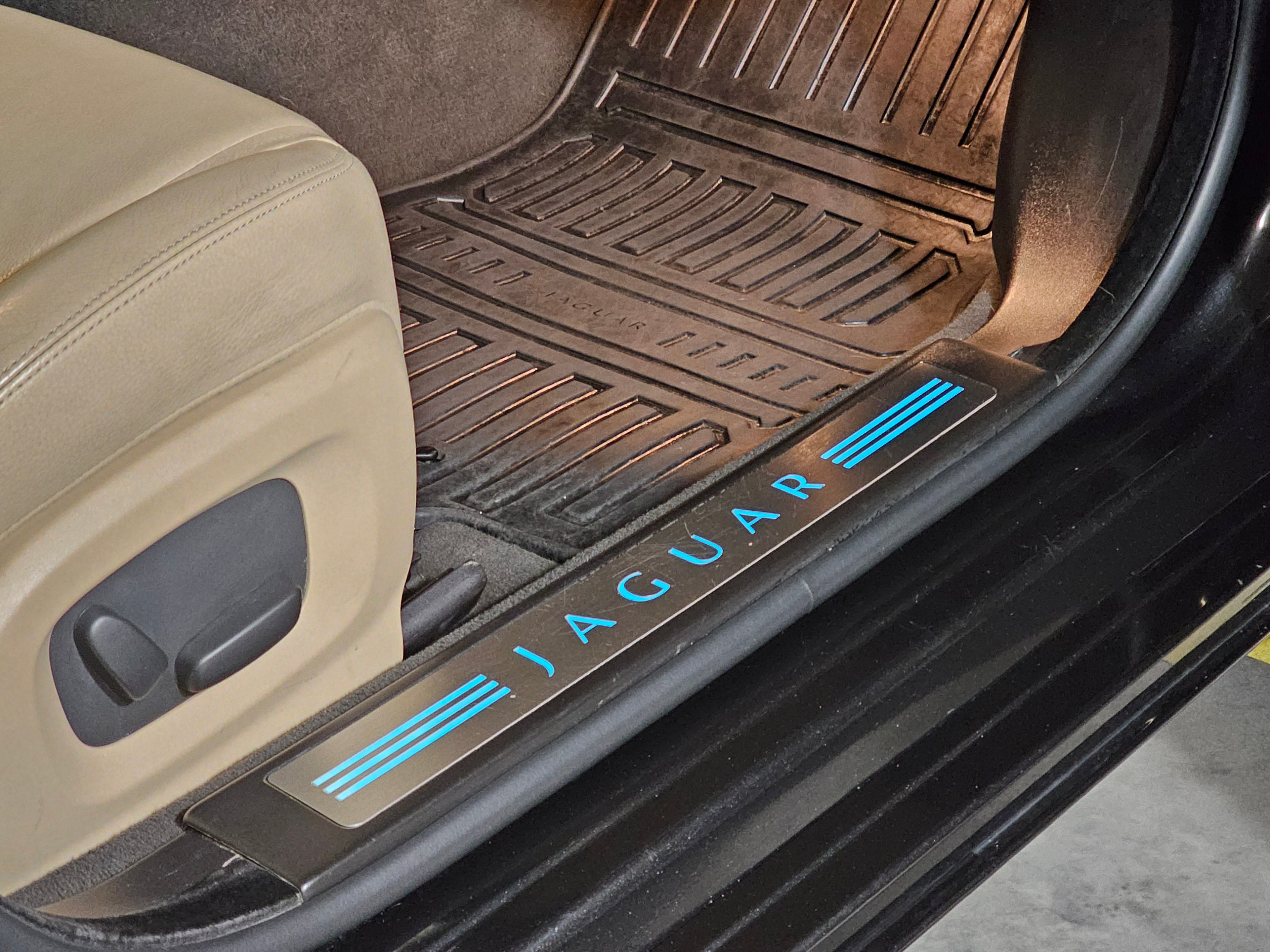 Jaguar XF 2.0 2015 - Grupo Flip