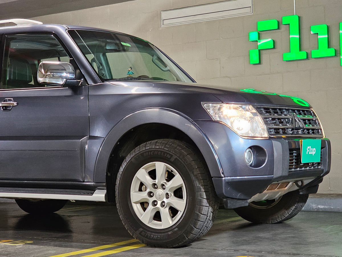 Mitsubishi Montero 2011