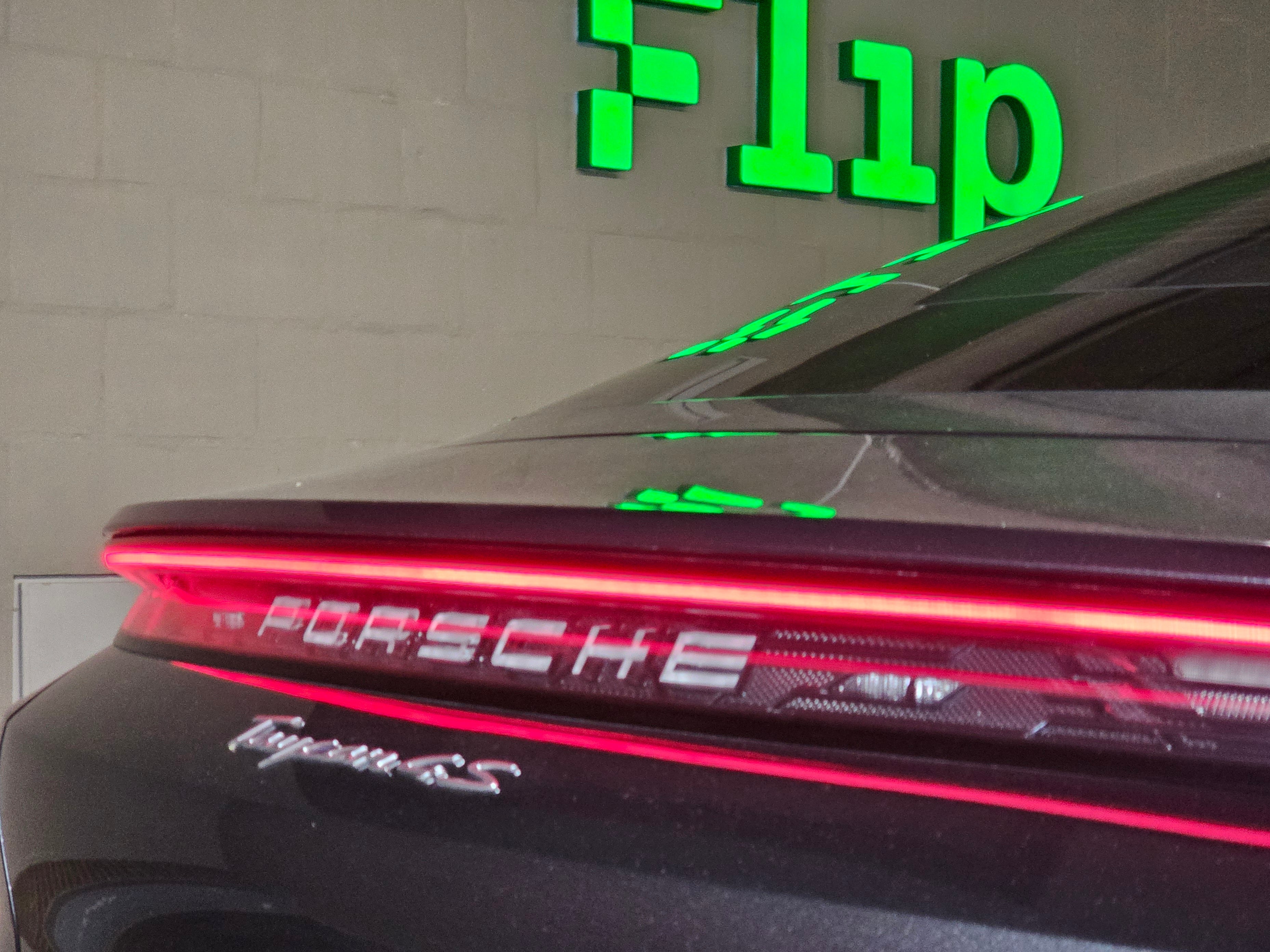 Porsche Taycan 4S 2025 - detalle