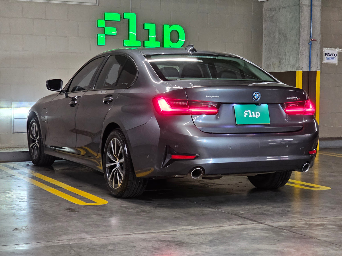 BMW 330e 2022